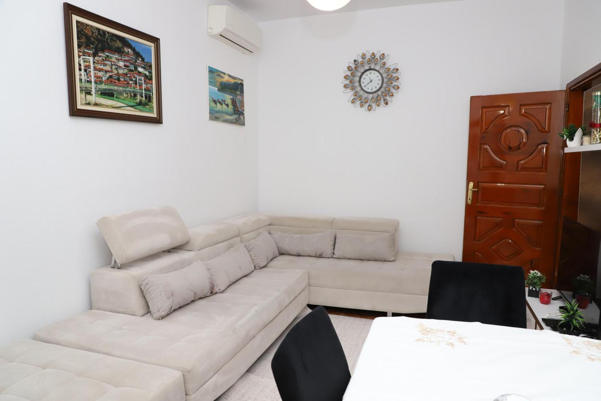 Apartment Xheison Berati Exterior foto