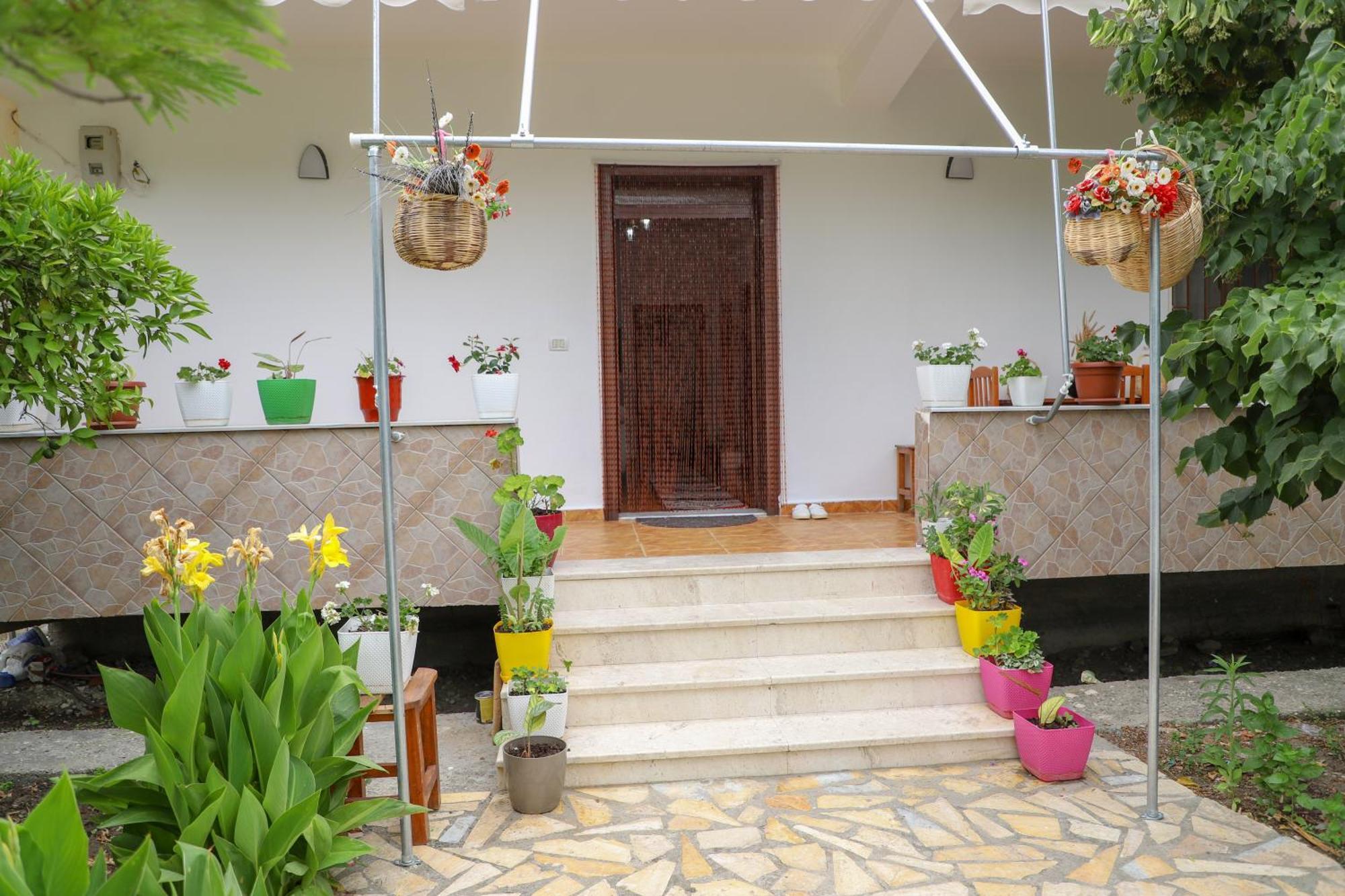 Apartment Xheison Berati Exterior foto